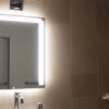 Освещение зеркала в ванной: как выбрать свет, который действительно работает